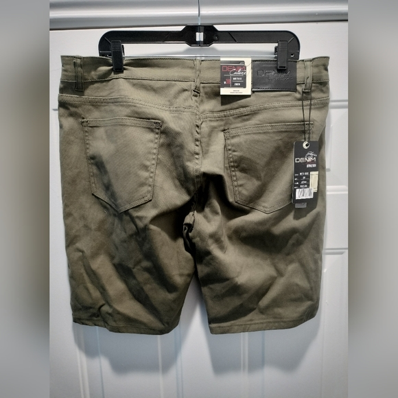 Men's Twill Stretch Classic Fit Shorts - Picture 6 of 6